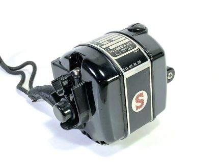 Singer 221 222K Featherweight Sewing Machine Motor Canadian Bakelite Vintage Simanco