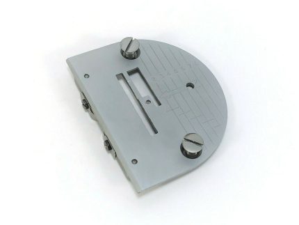 Singer 221 Featherweight Sewing Machine Satin Graduated Throat Needle Plate Simanco 45940 White 221K
