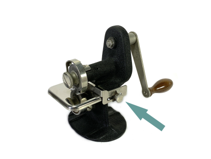 Singer Cutting Guide Thumb Screw for Pinker Pinking Attachment Simanco