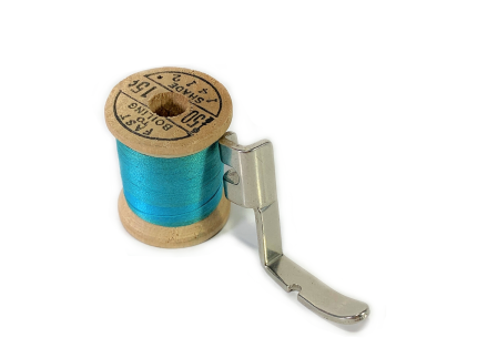 Singer Sewing Machine Slant Shank Right Toe Cording Foot Simanco 160688